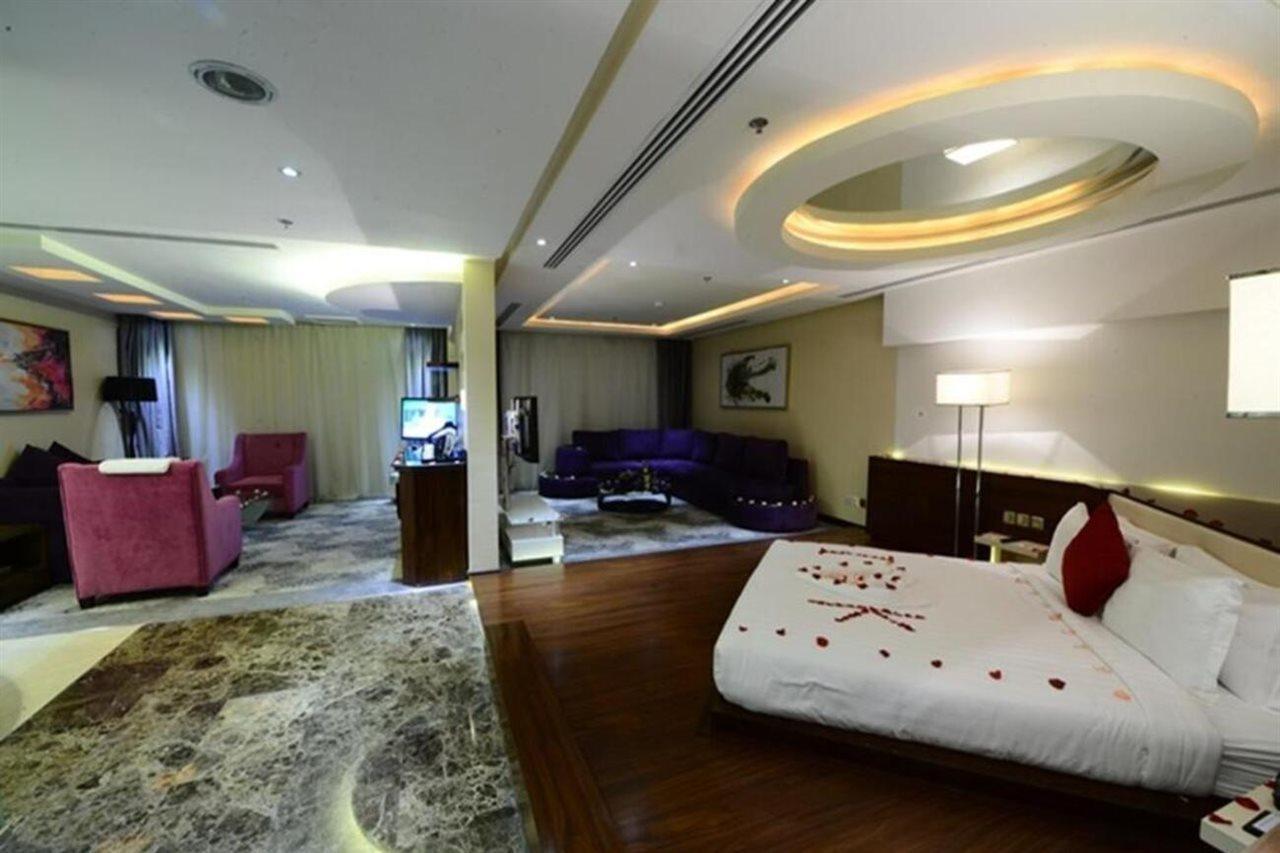 Obaer Hotel Ar Riyad Esterno foto